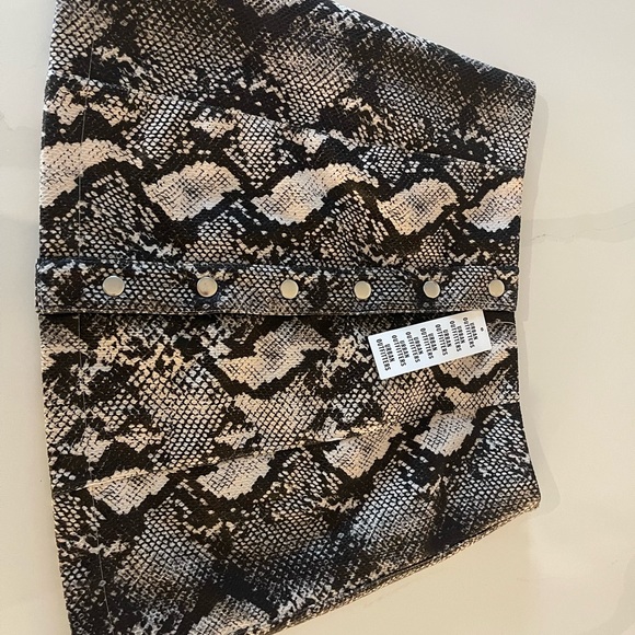 Snakeskin Skirt - Picture 1 of 3